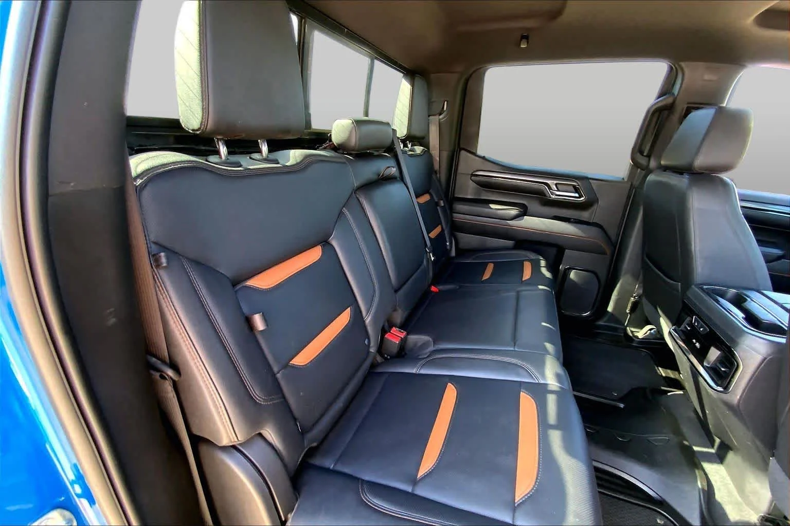 Used 2022 Dynamic Blue Metallic GMC AT4 image 18