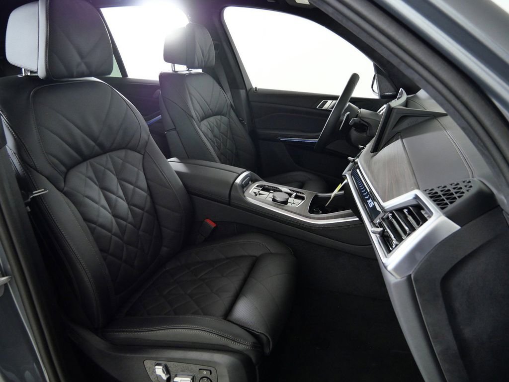 Used 2026 Skyscraper Grey Metallic BMW xDrive50e image 22
