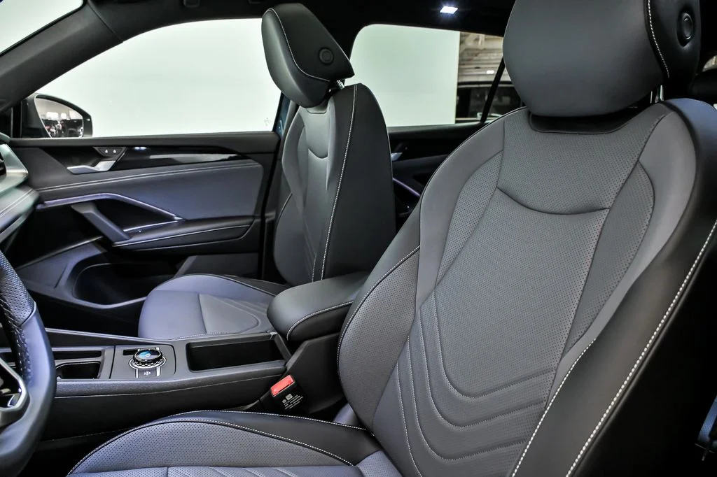 New 2026 Silver Volkswagen 2.0T SE R-Line Black image 7