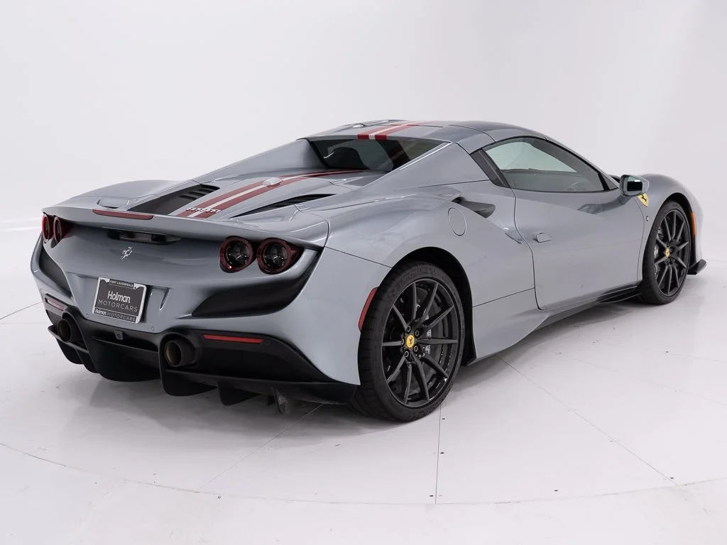 Used 2023 Grigio Titanio Metallic Ferrari  image 14