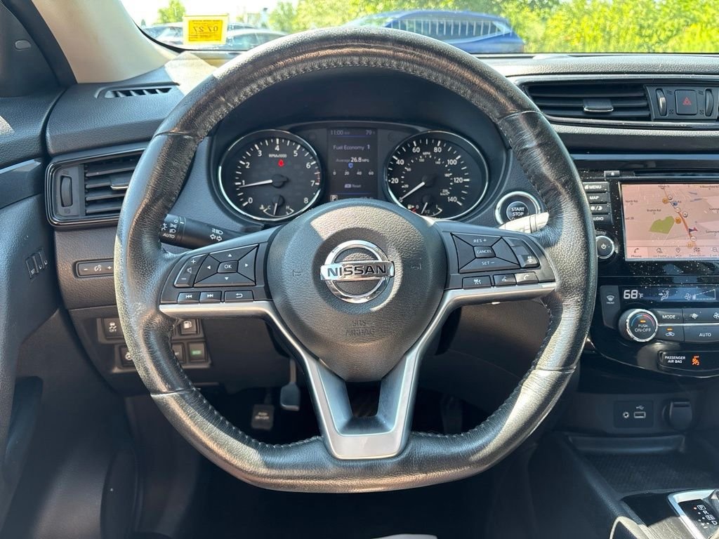 Used 2018 White Nissan SV image 23