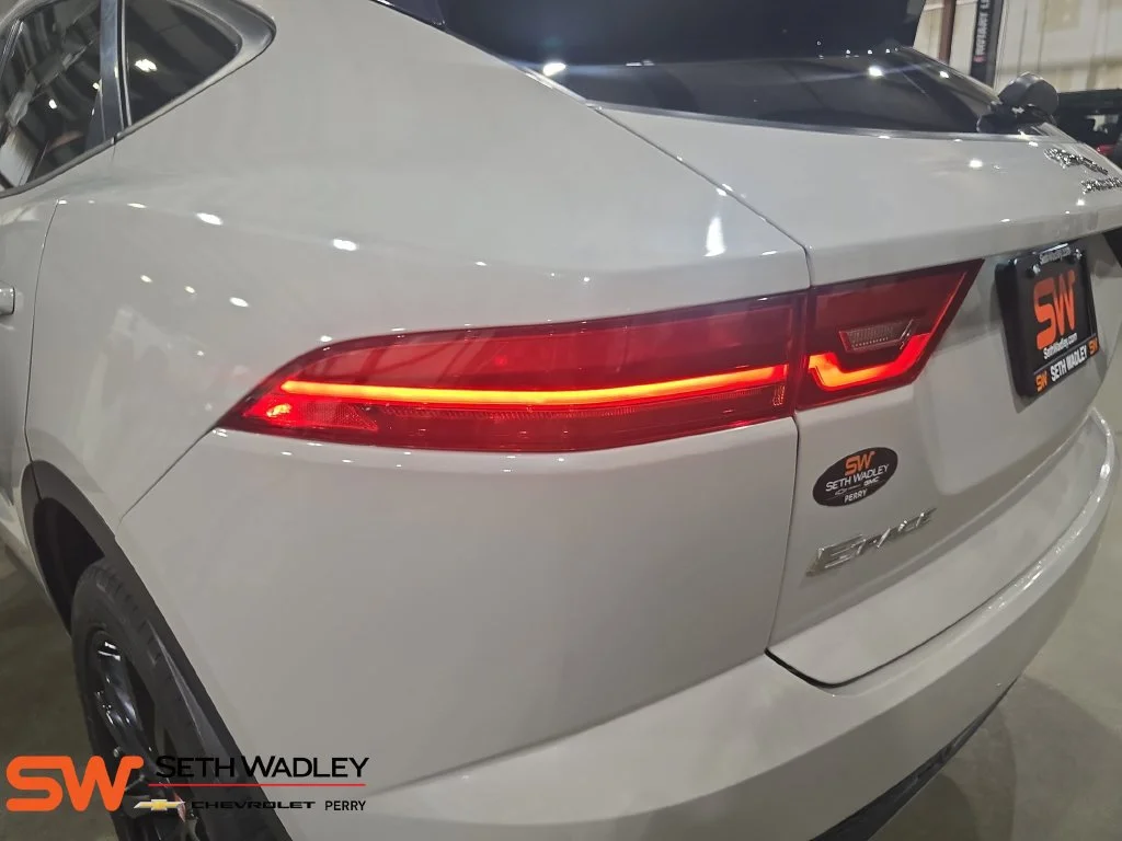 Used 2020 Silver Jaguar SE image 35