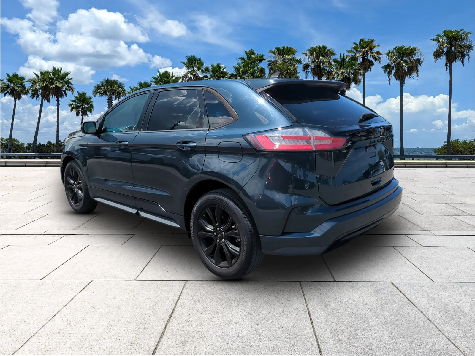 Certified Used 2022 Stone Blue Metallic Ford SE image 6