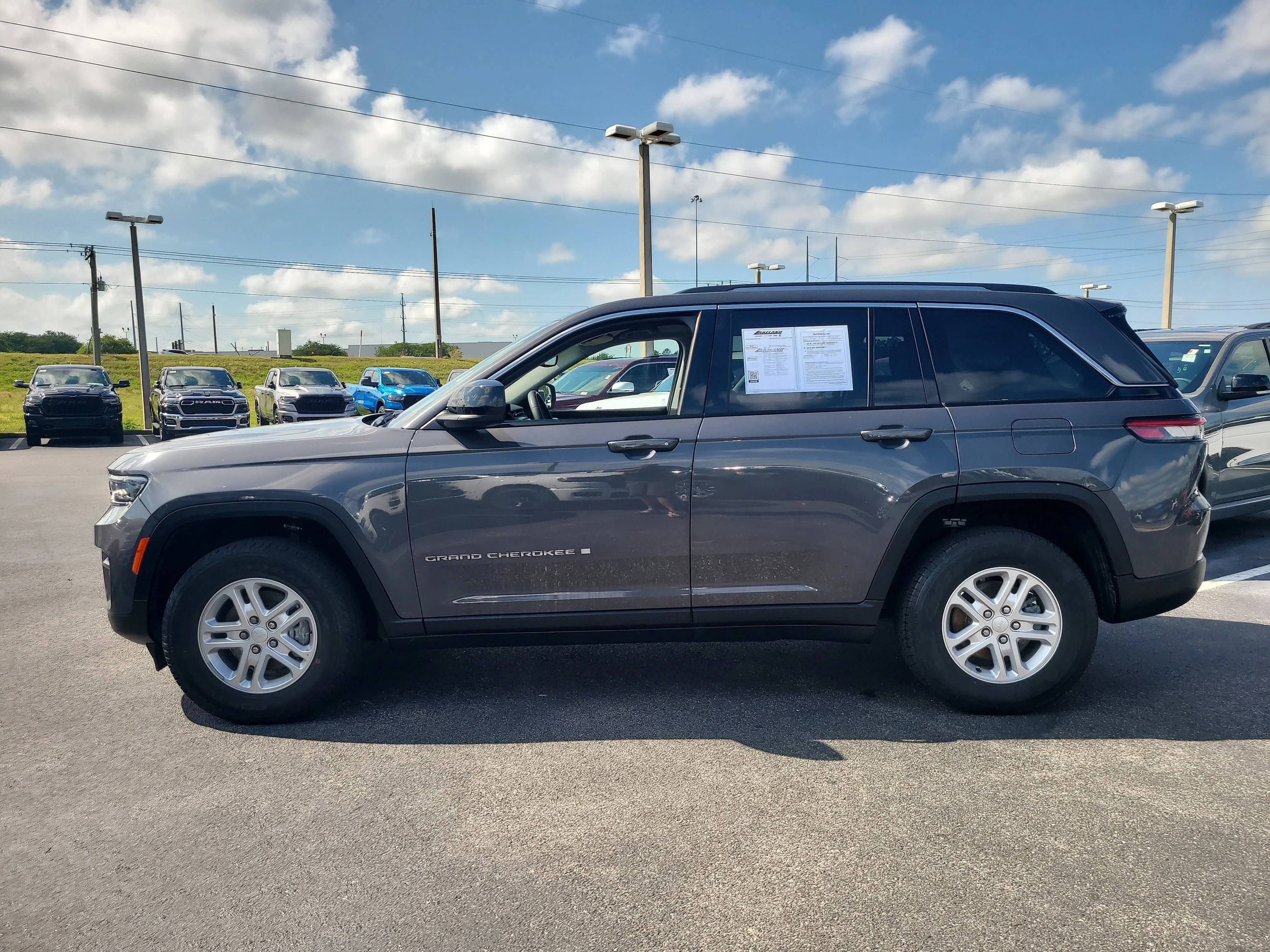 Used 2024 Baltic Gray Metallic Clearcoat Jeep Laredo image 7