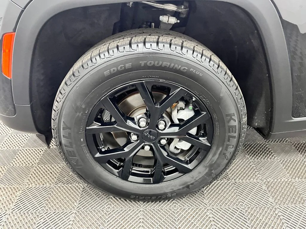 Used 2023 Black Jeep Limited image 15