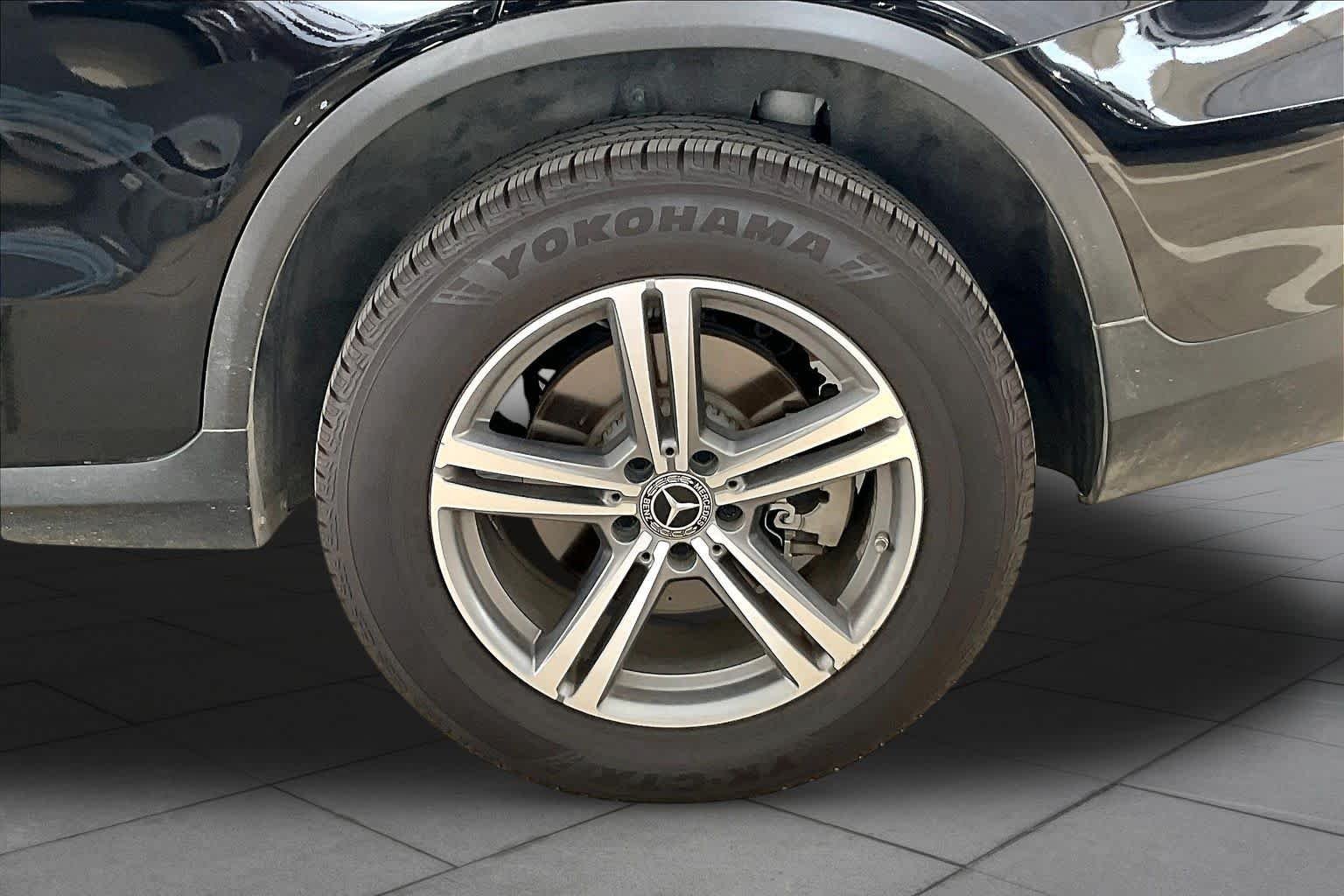 Used 2020 Black Mercedes-Benz GLC 300 image 10