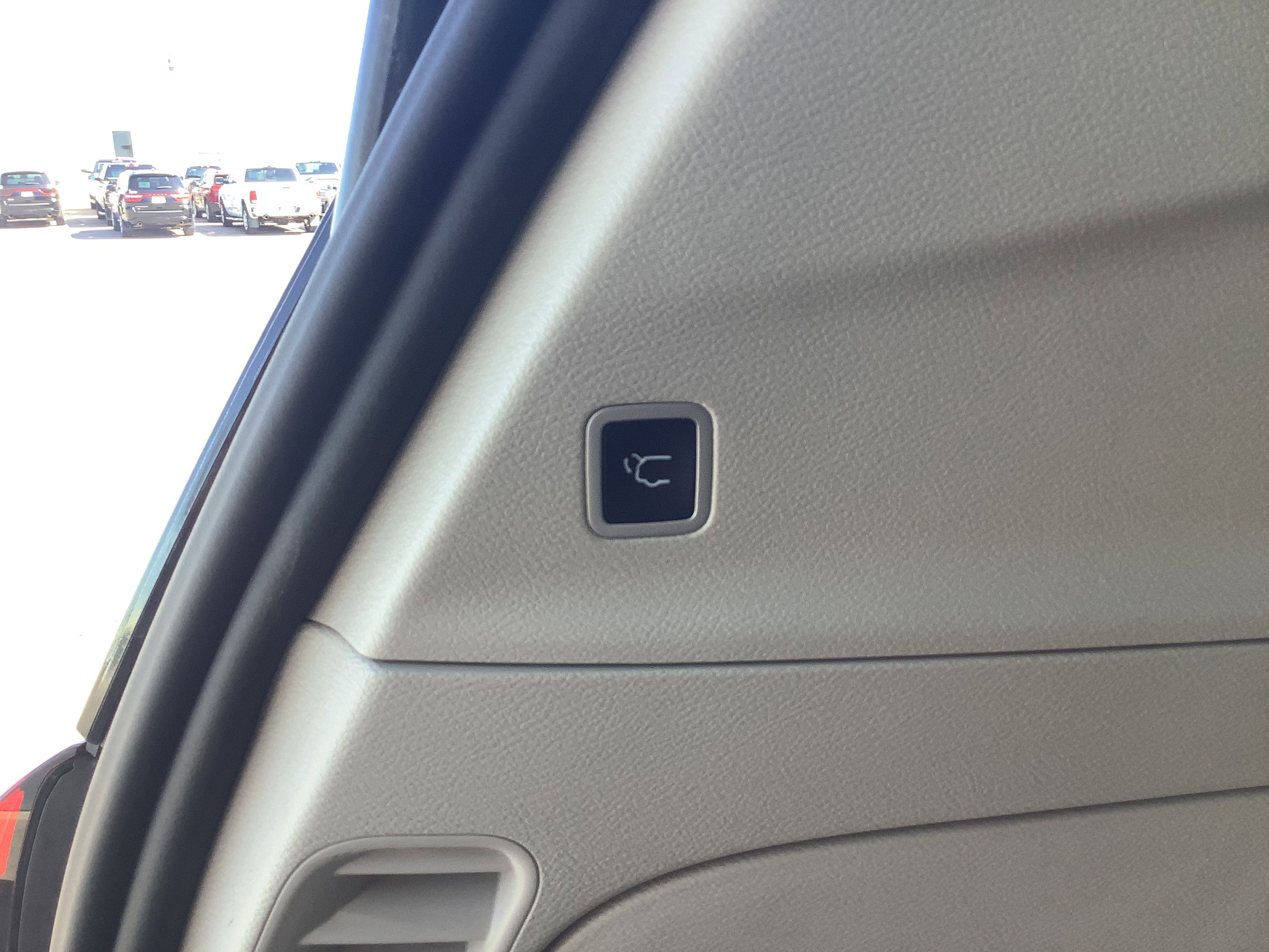 Used 2024 Black Chrysler Touring L image 10