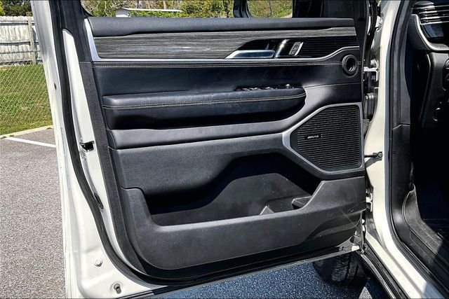 Used 2022 White Jeep Series III image 17
