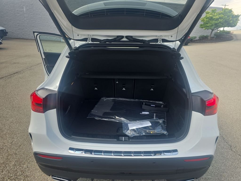 New 2026 Polar White Mercedes-Benz GLA 250 image 22