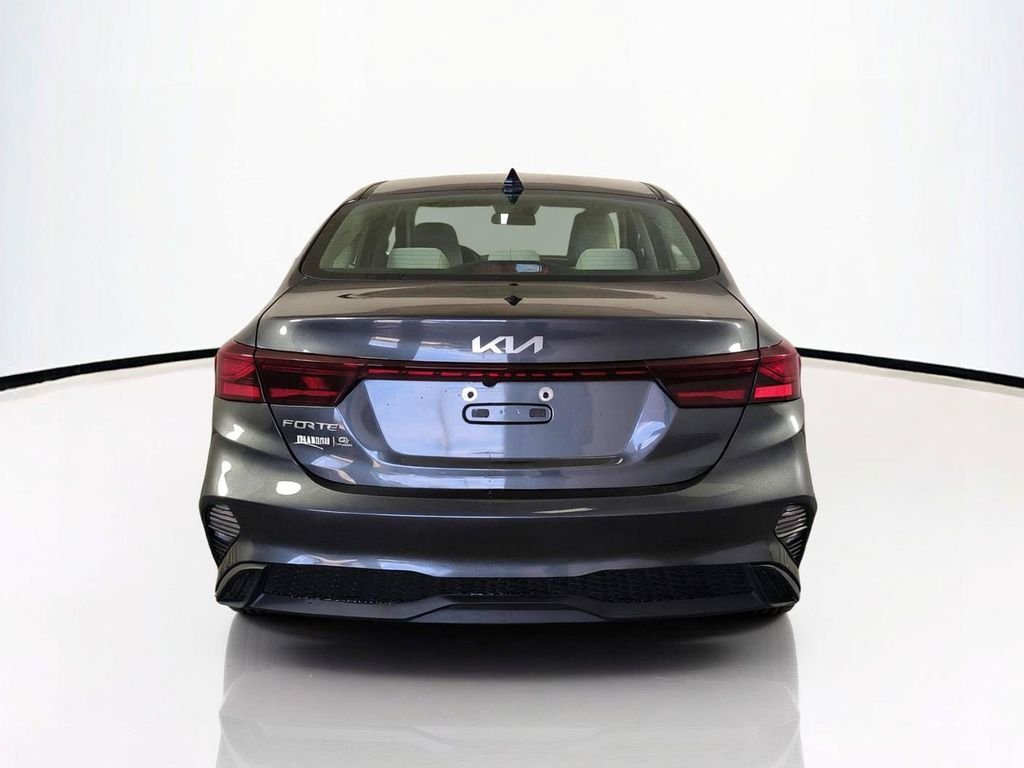 2023 Kia Forte LXS - Photo 6