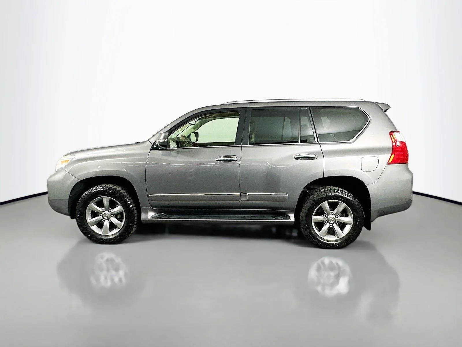Used 2013 Knights Armor Pearl Lexus 460 Premium image 6