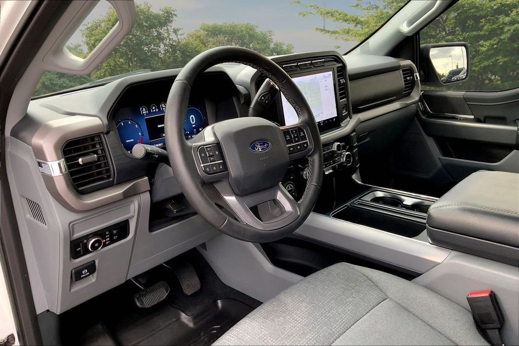 Used 2024 White Ford XLT image 18