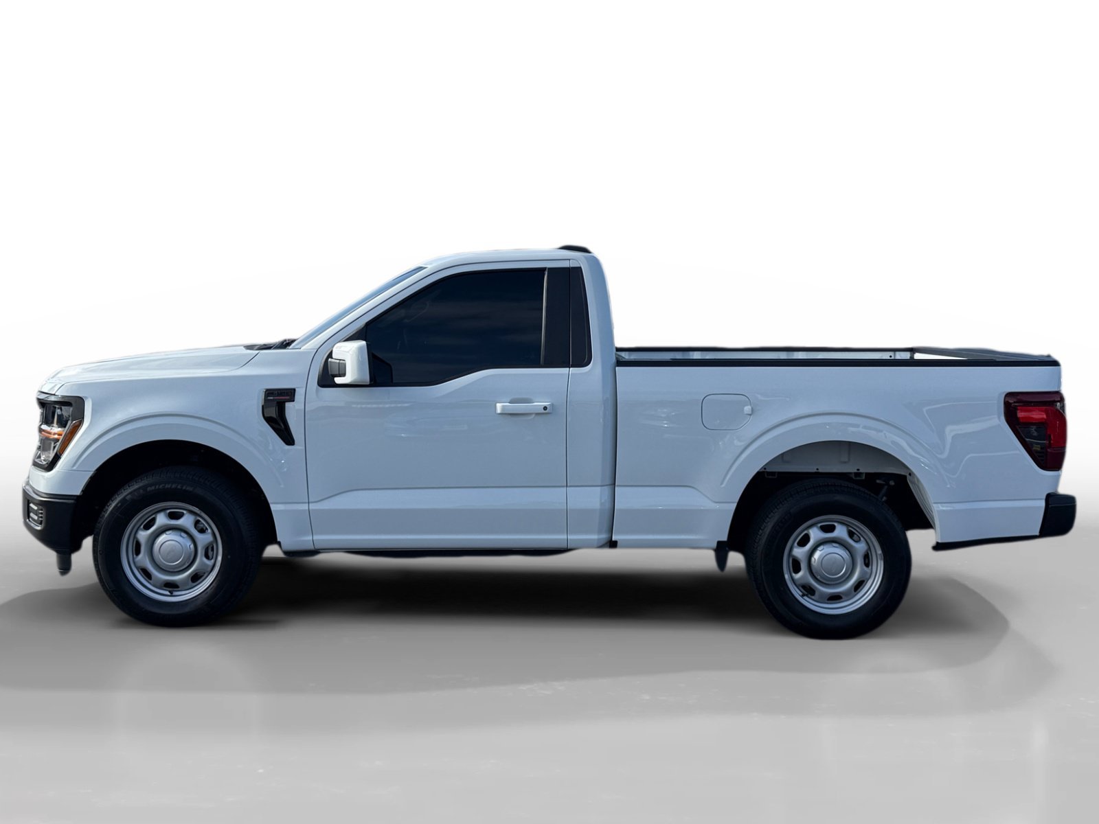Certified Used 2026 Oxford White Ford XL image 2