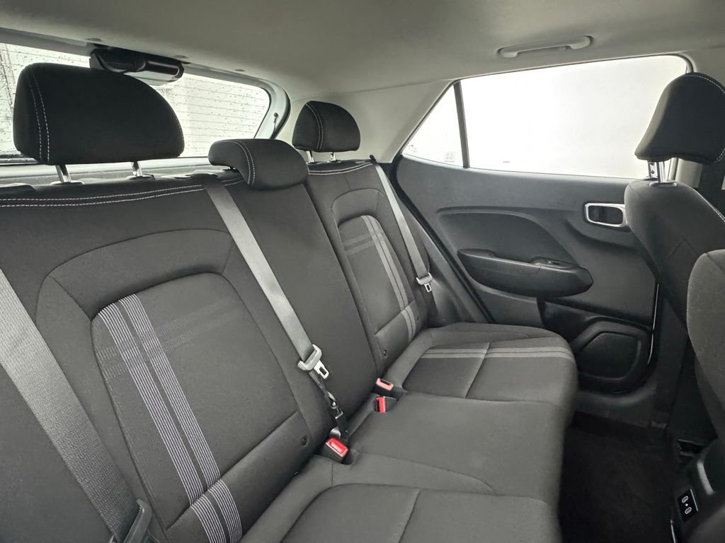 Used 2025 Lunar White Hyundai SEL image 34