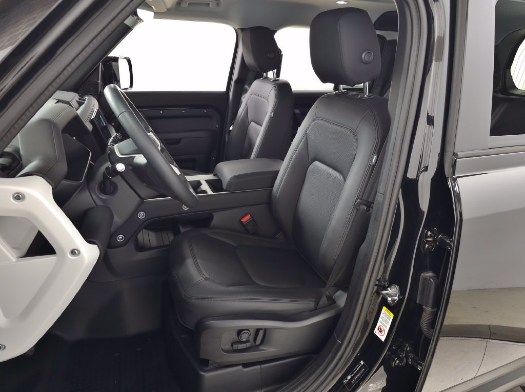 Certified Used 2025 Black Land Rover S image 15
