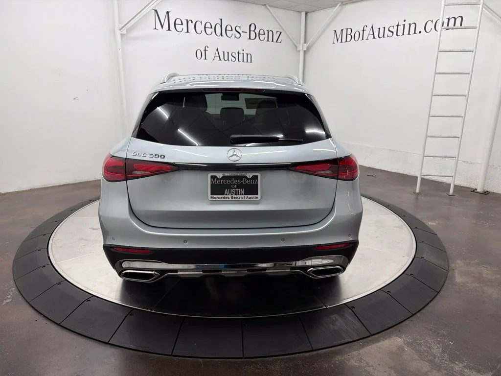 New 2027 Silver Mercedes-Benz GLC 300 image 6