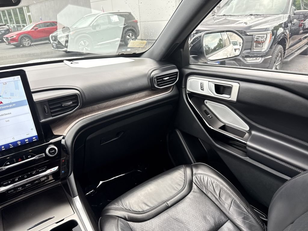 Used 2023 White Ford Platinum image 16