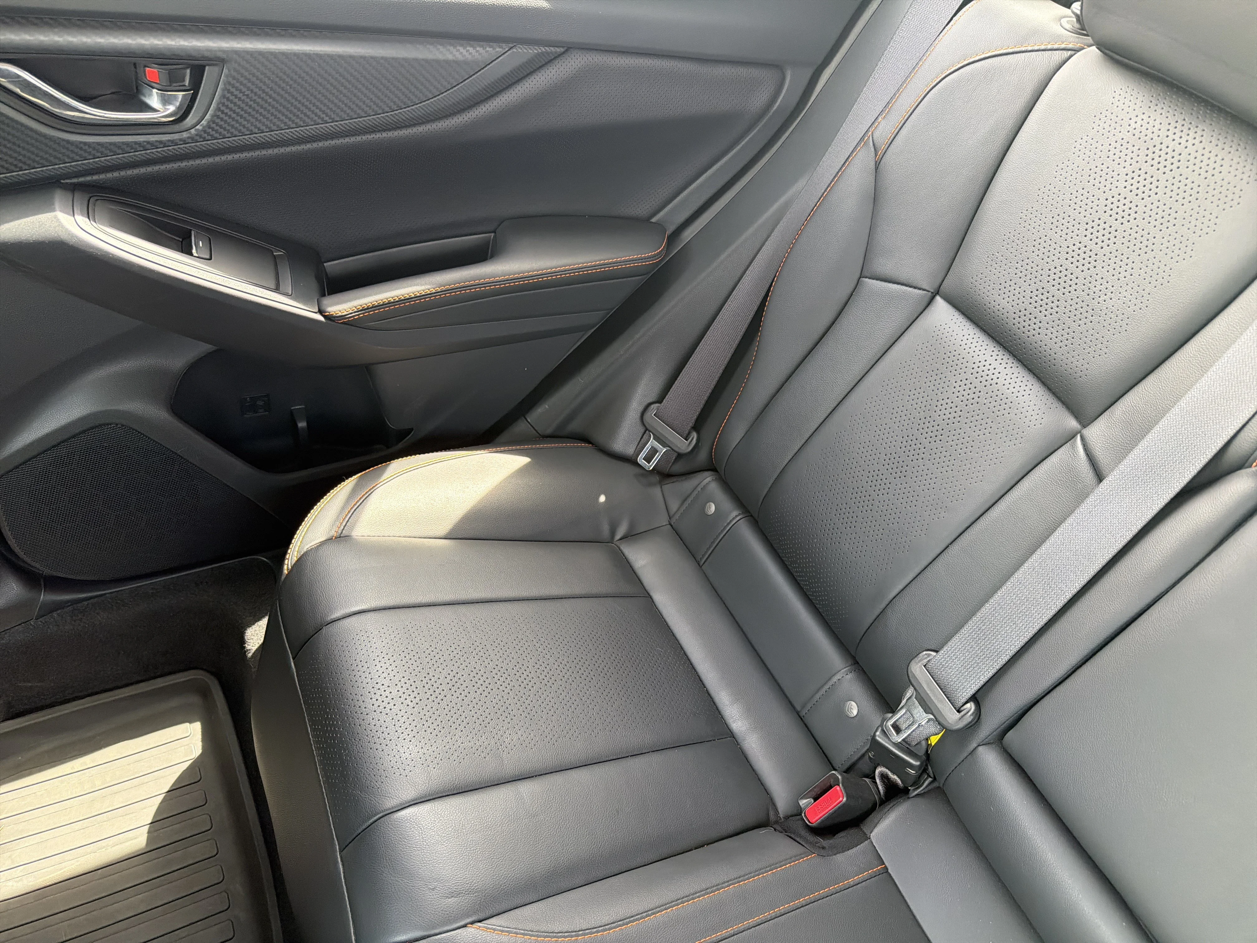 Used 2019 Ice Silver Metallic Subaru Limited image 12