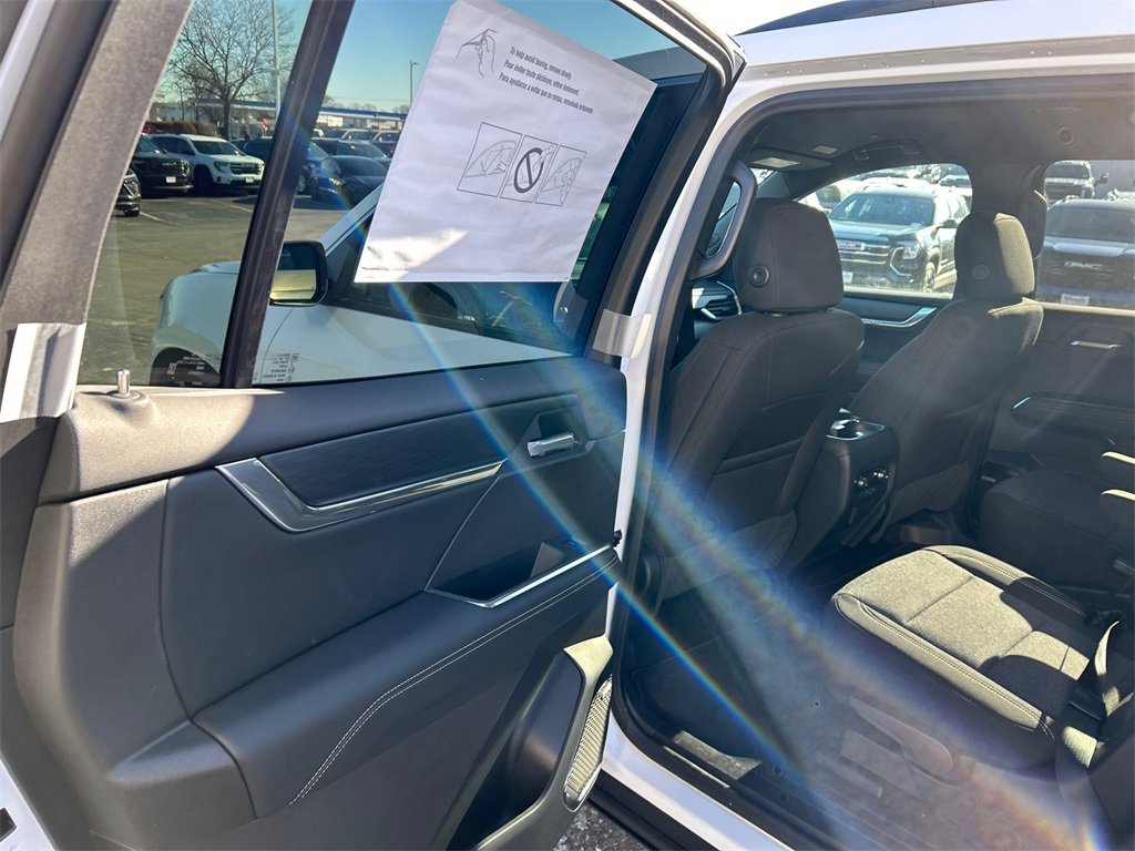 2026 GMC ACADIA - Image 31