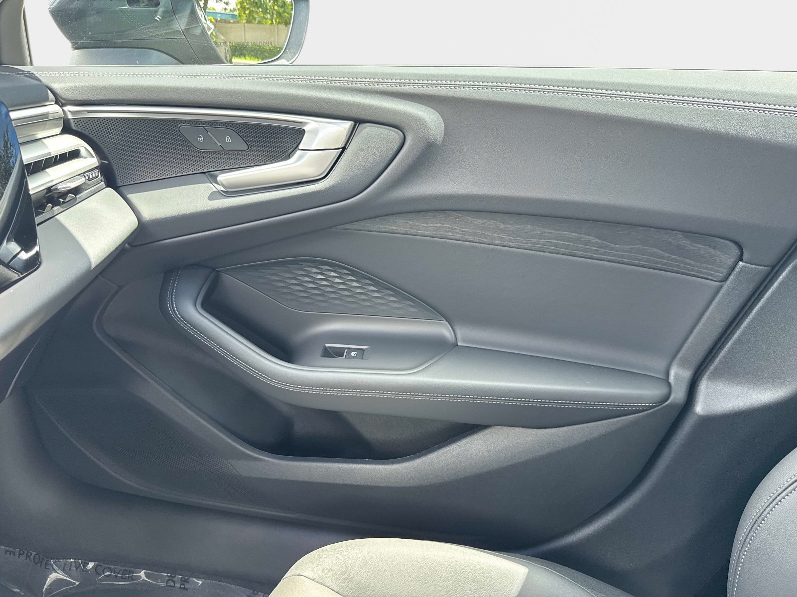 New 2026 Daytona Gray Pearl Effect Audi Premium image 23