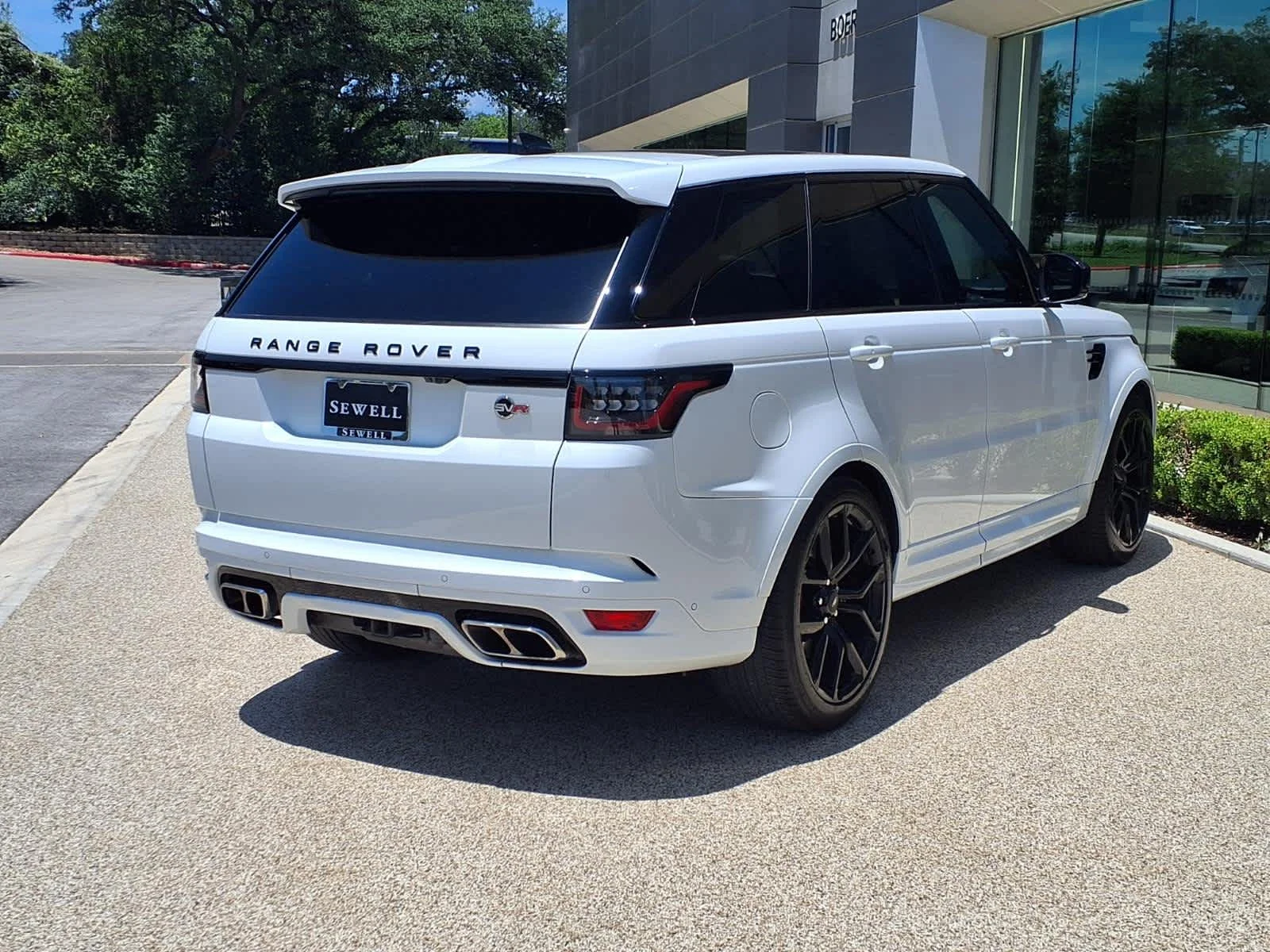 Used 2022 Fuji White Land Rover SVR image 8
