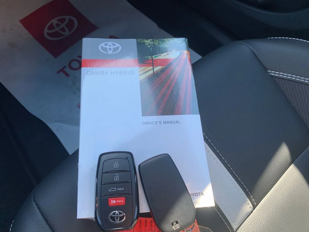 Used 2020 White Toyota SE Nightshade image 9