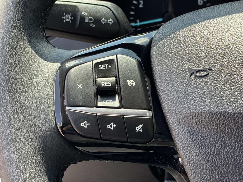 Used 2022 White Ford SE image 24