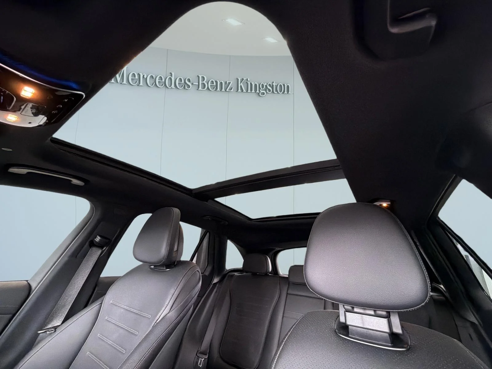 Used 2026 White Mercedes-Benz GLC 300 image 27
