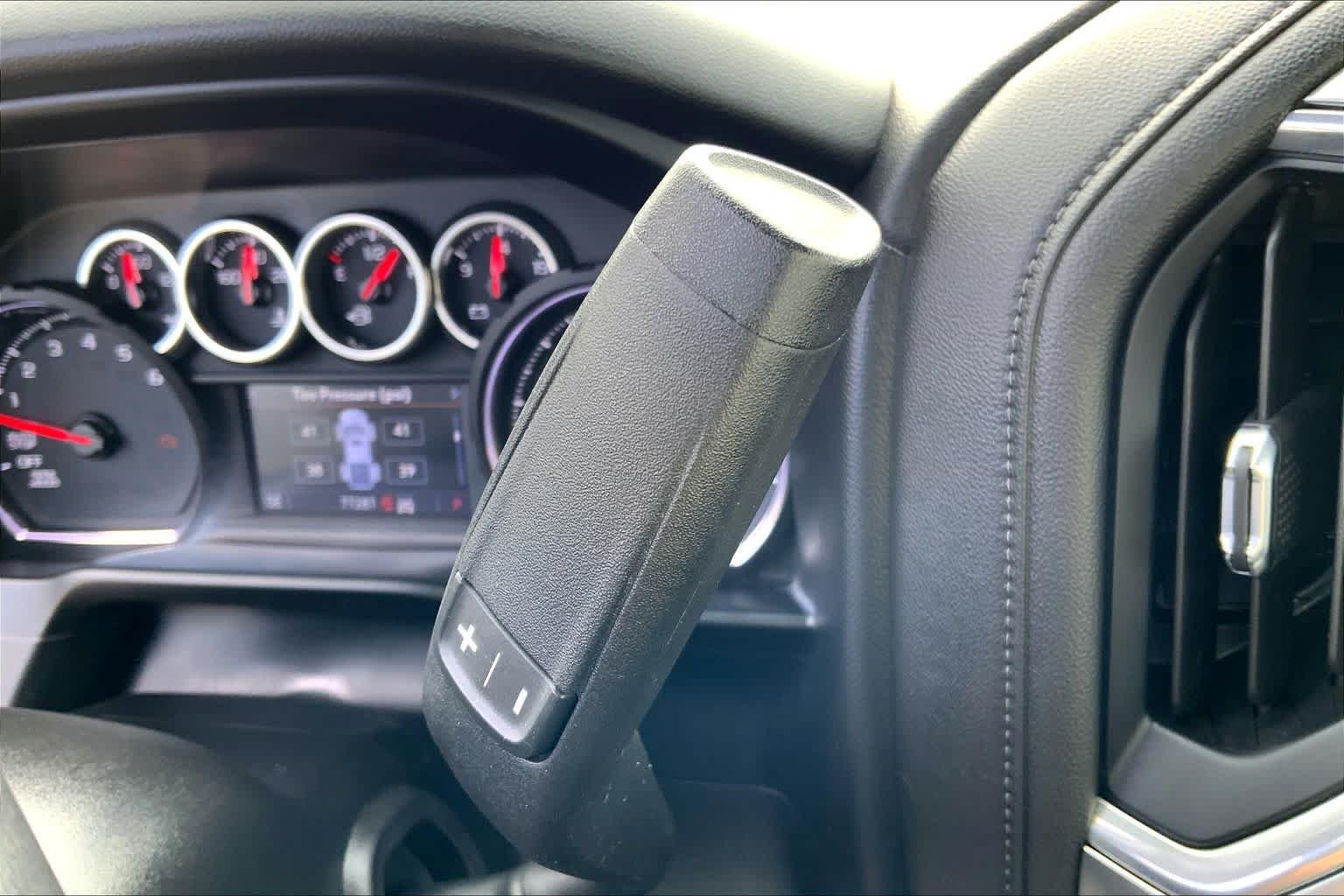 Used 2019 Havana Brown Metallic Chevrolet LT image 32
