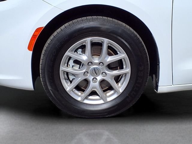 Used 2024 White Chrysler Touring L image 13