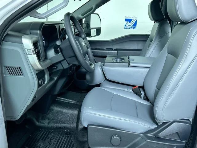 New 2025 OXFORD WHITE Ford XL Crew Cab w/6.75