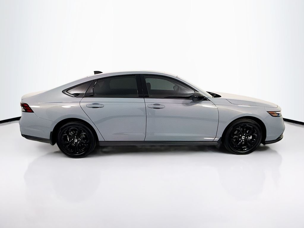 Certified Used 2025 Urban Gray Pearl Honda SE image 4