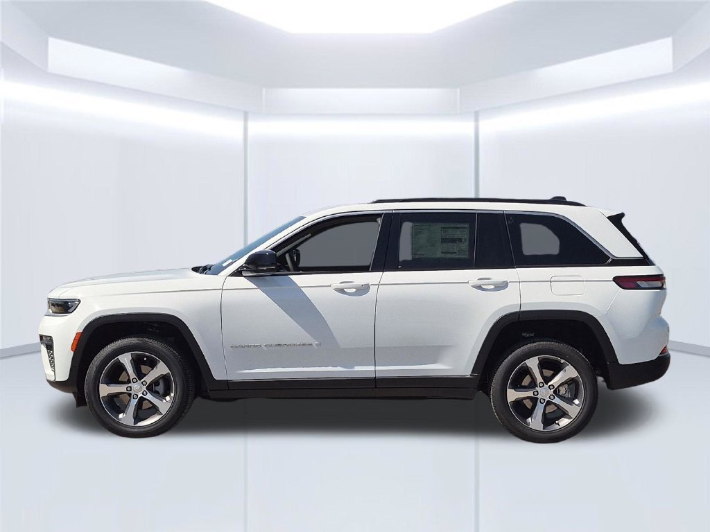 New 2026 Bright White Clear-Coat Exterior Paint Jeep Limited image 2