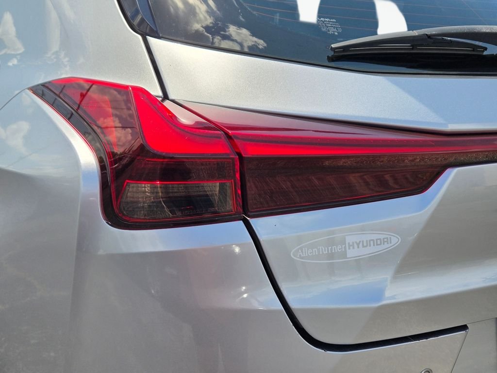 Used 2023 Silver Lexus UX 250h F SPORT Handling image 7