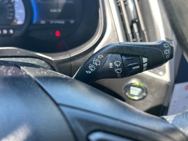 Used 2023 White Ford SE image 23