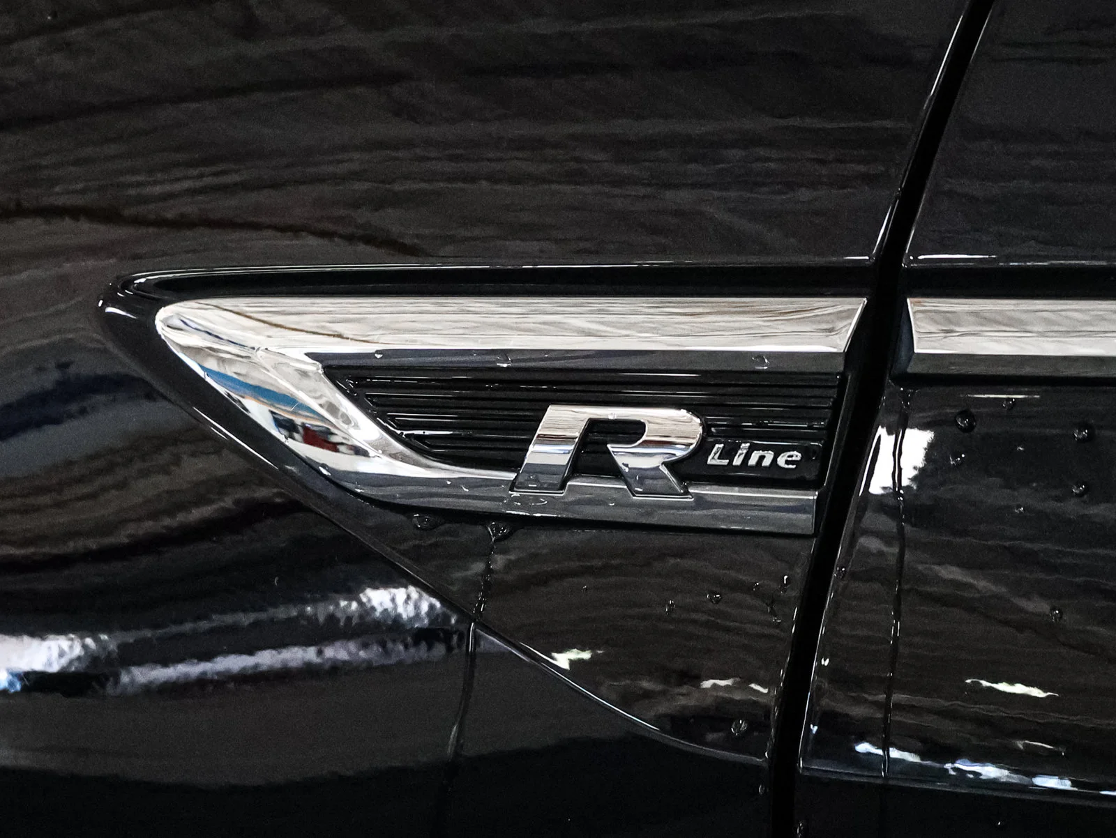 2021 Volkswagen Tiguan SE R-LINE BLACK - Photo 18