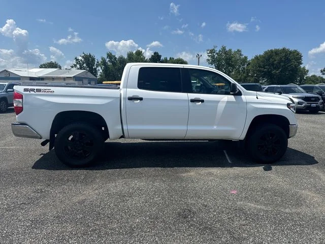 Used 2016  Toyota SR5 image 8