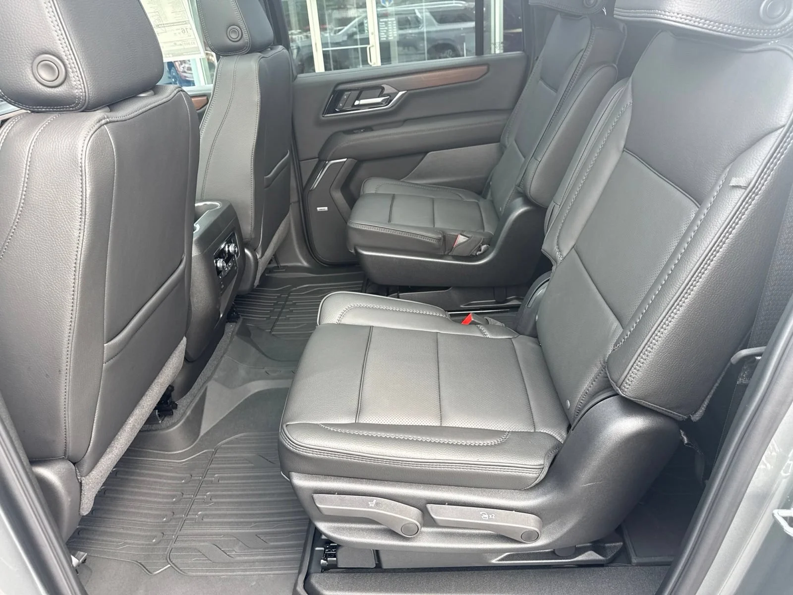 2026 GMC Yukon XL Denali - Photo 20