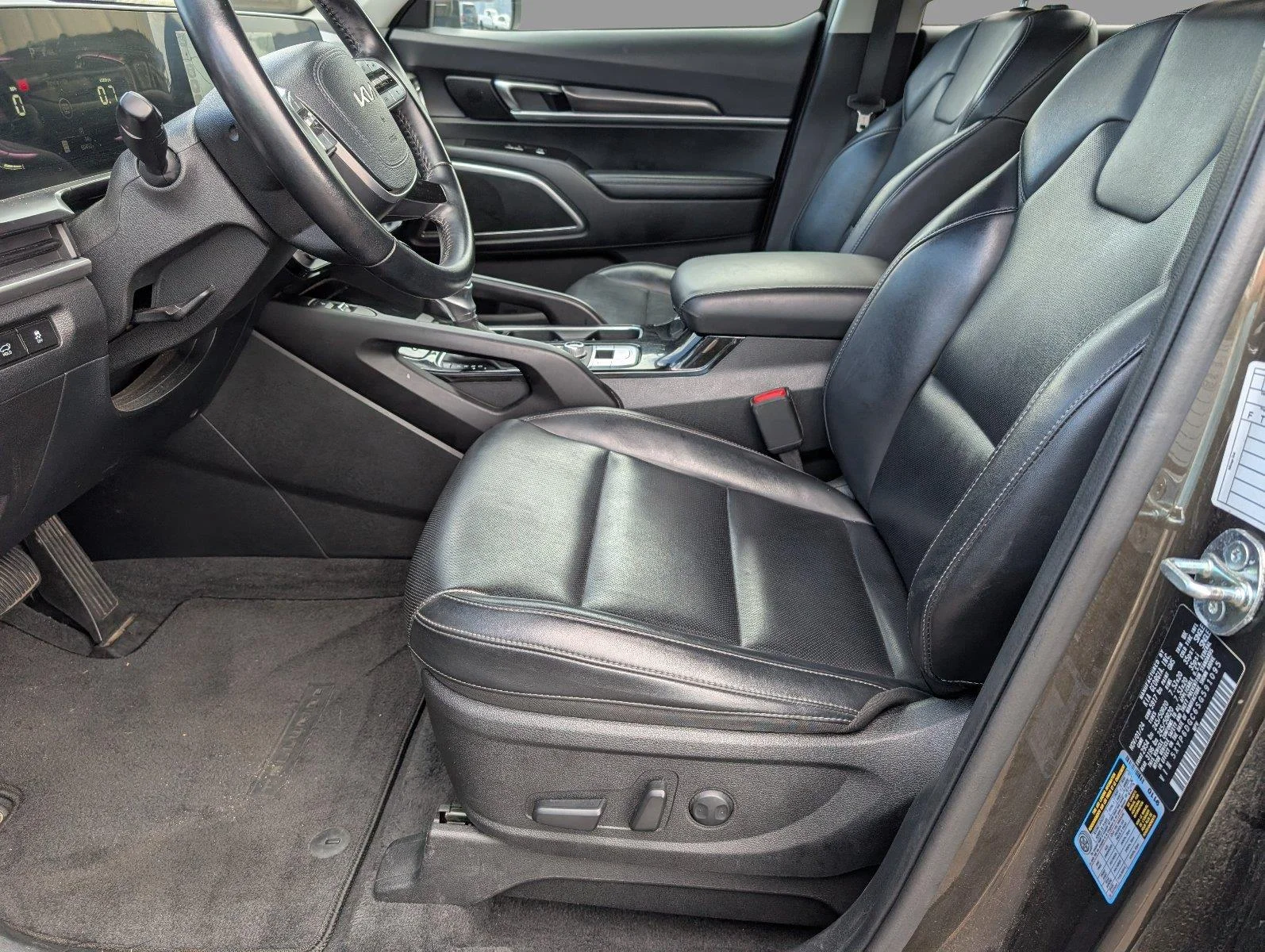 Used 2025 Dark Moss Kia S image 3