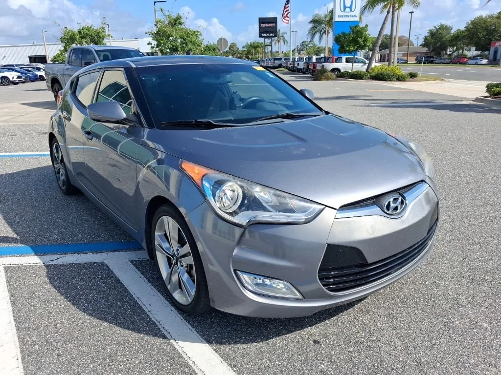 Used 2017 Gray Hyundai Value Edition image 4
