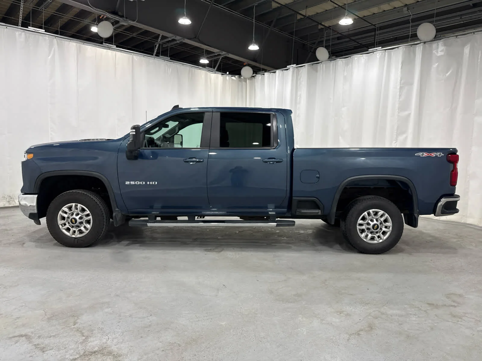Used 2026 Lakeshore Blue Metallic Chevrolet LT image 2