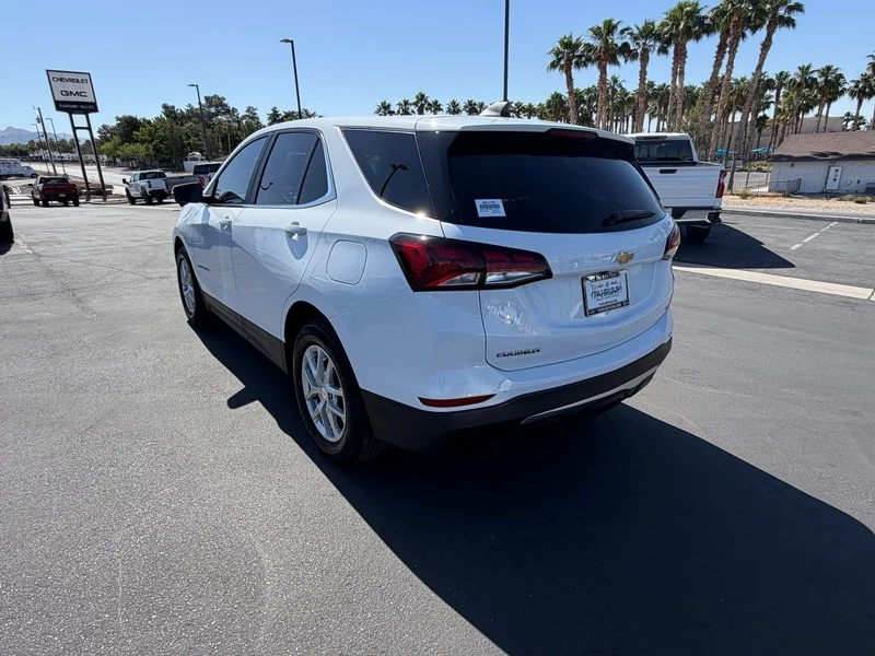 Used 2024 Summit White Chevrolet LT image 5