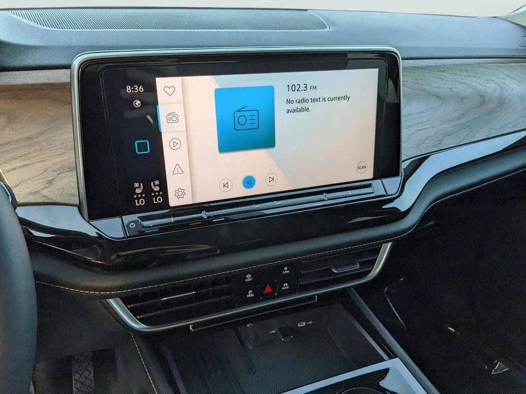 New 2026 Silver Volkswagen 2.0T SE w/Technology image 19