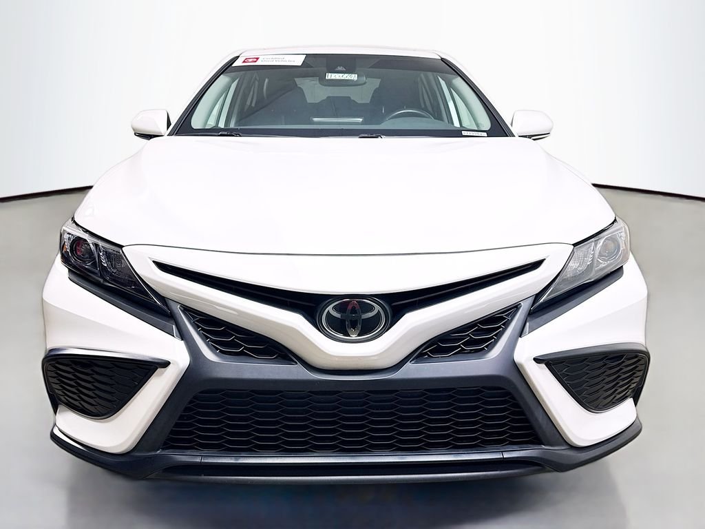 Used 2023 Ice Cap Toyota SE image 2
