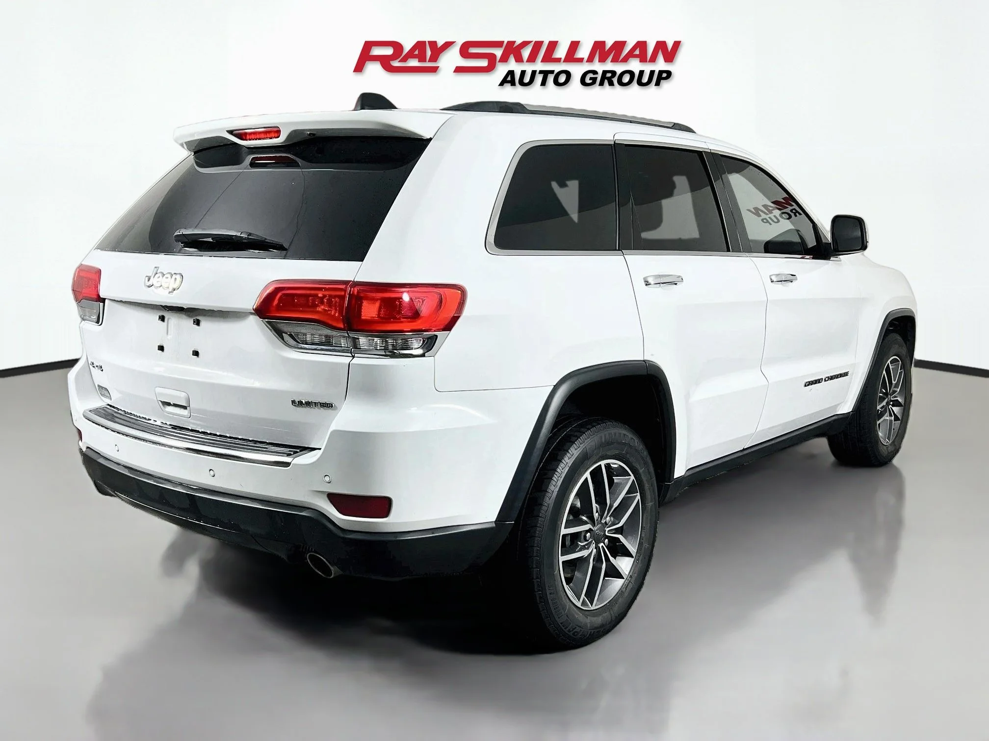 Used 2019 Bright White Clearcoat Jeep LIMITED image 5