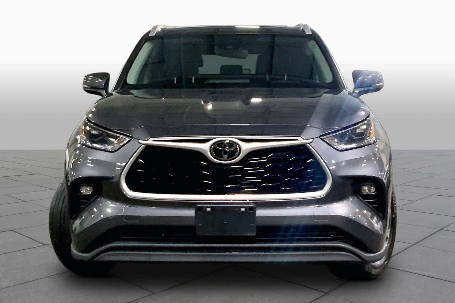 Used 2023 Magnetic Gray Metallic Toyota XLE image 4