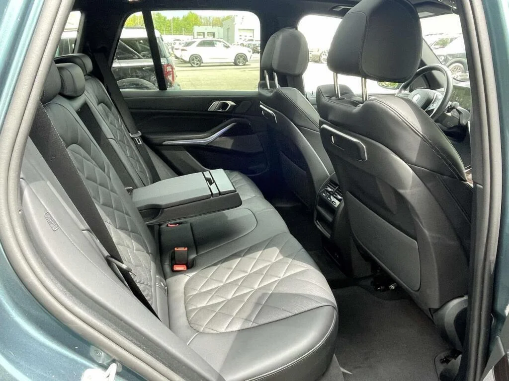 Used 2026 BLU/Blue BMW xDrive40i image 21