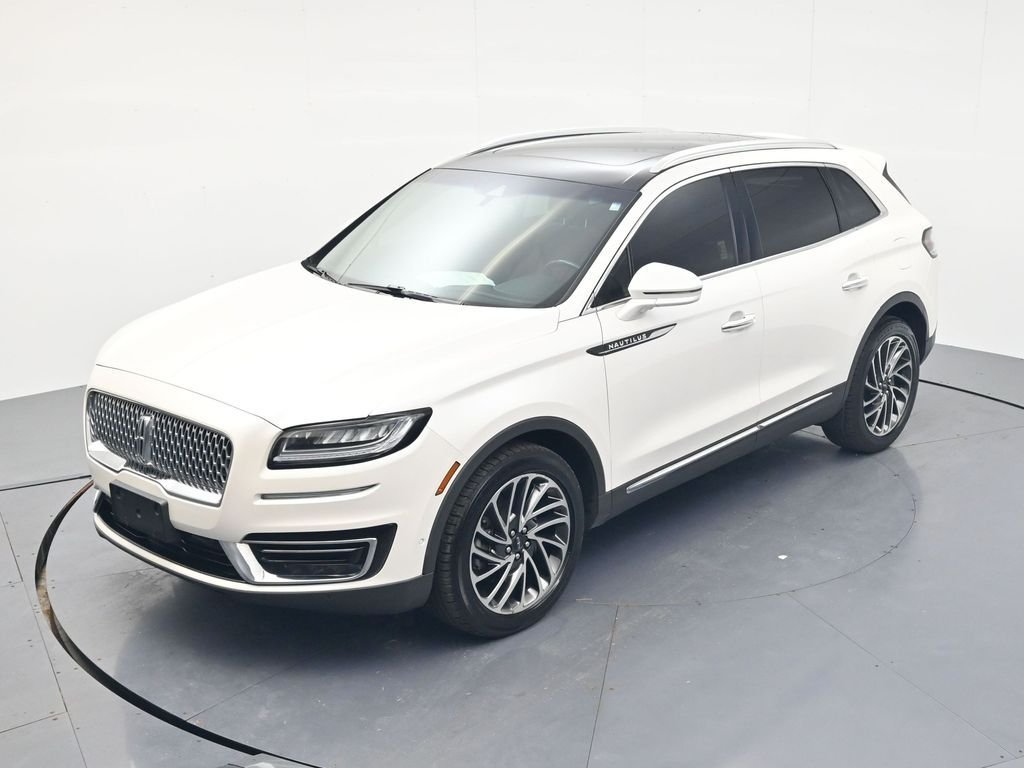 Used 2019 White Platinum Clearcoat Metallic Lincoln Reserve image 35