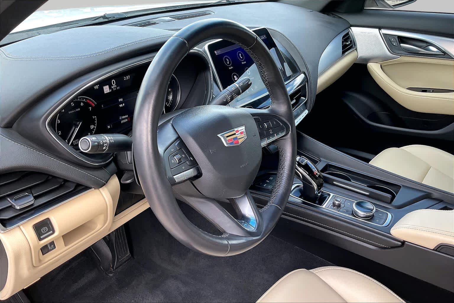 Used 2023 Crystal White Tricoat Cadillac Luxury image 15