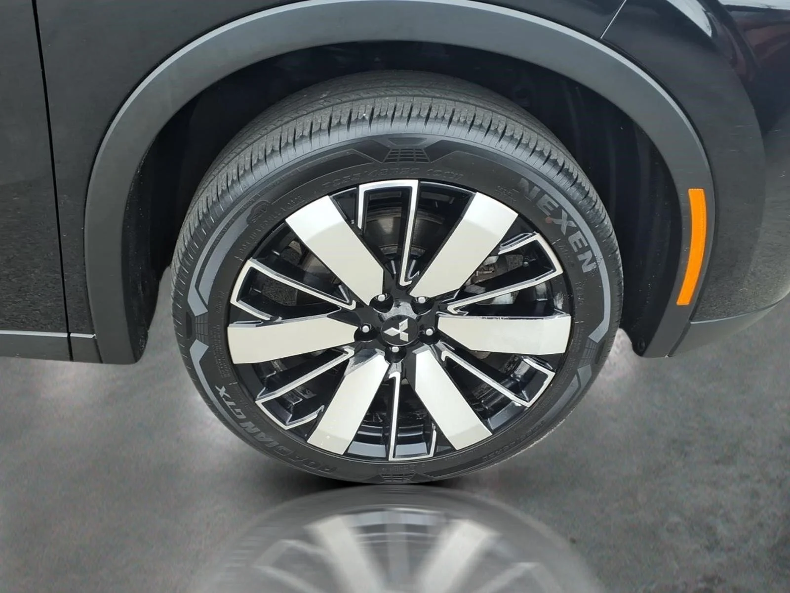 Used 2025 Blue Mitsubishi SE image 10